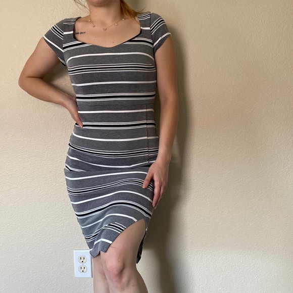 Express Striped Pencil Dress - Picture 3 of 5